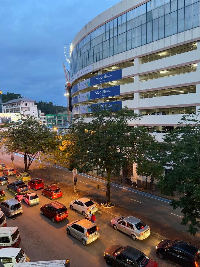 Escape Backpackers Kk Hostel Kota Kinabalu Exterior photo