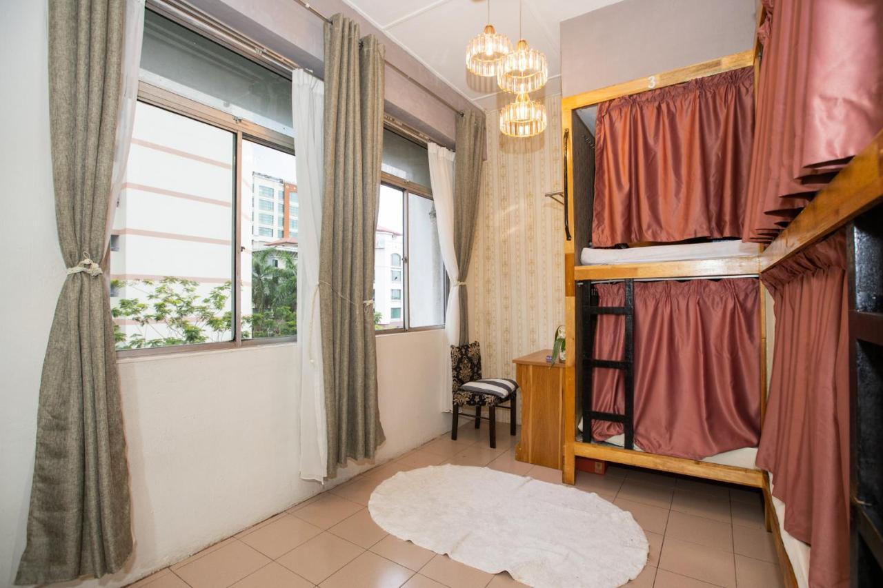 Escape Backpackers Kk Hostel Kota Kinabalu Exterior photo